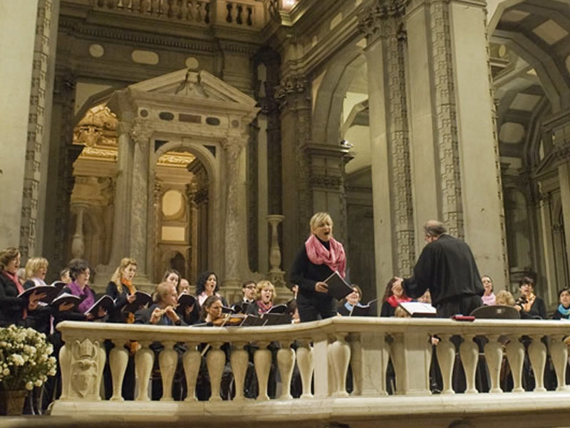 Dicembre 2011 – Concerto in favore dell’.O.M.G